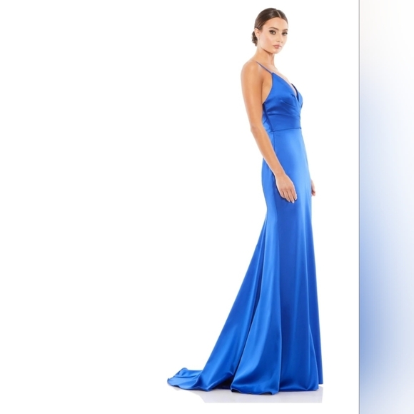 Ieena for Mac Duggal, Plunging Faux Wrap Sleeveless Evening Gown, Royal. Size 10 - Picture 2 of 14